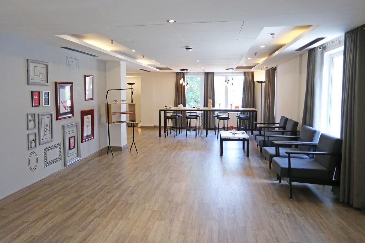 Oyo Townhouse 015 Lajpat Nagar Hotel New Delhi Exterior photo