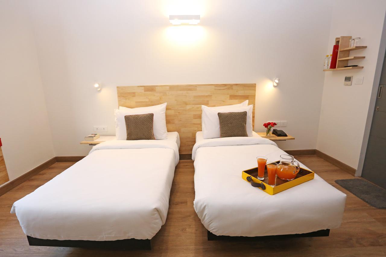 Oyo Townhouse 015 Lajpat Nagar Hotel New Delhi Exterior photo