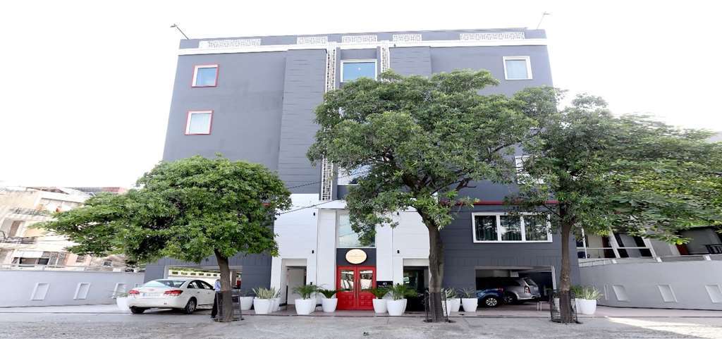 Oyo Townhouse 015 Lajpat Nagar Hotel New Delhi Exterior photo